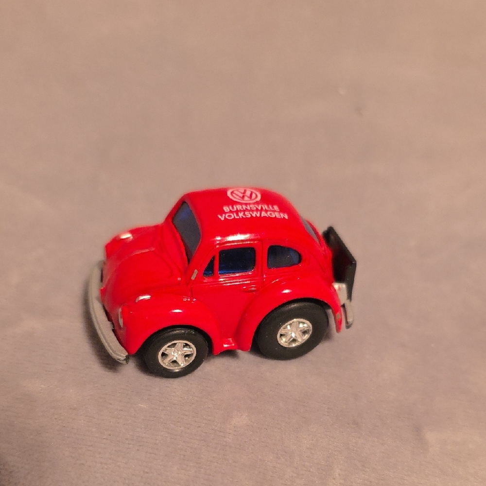 Welly VW Beetle Burnsville Volkswagon Model 92716 Mini Pullback Toy Car